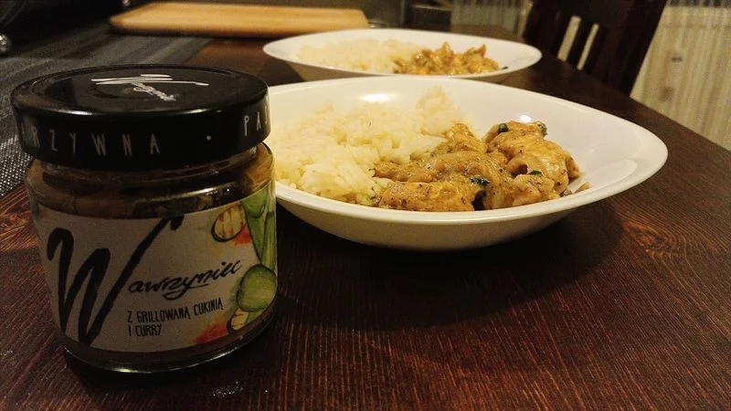 Pasta warzywna z grillowaną cukinią Wawrzyniec